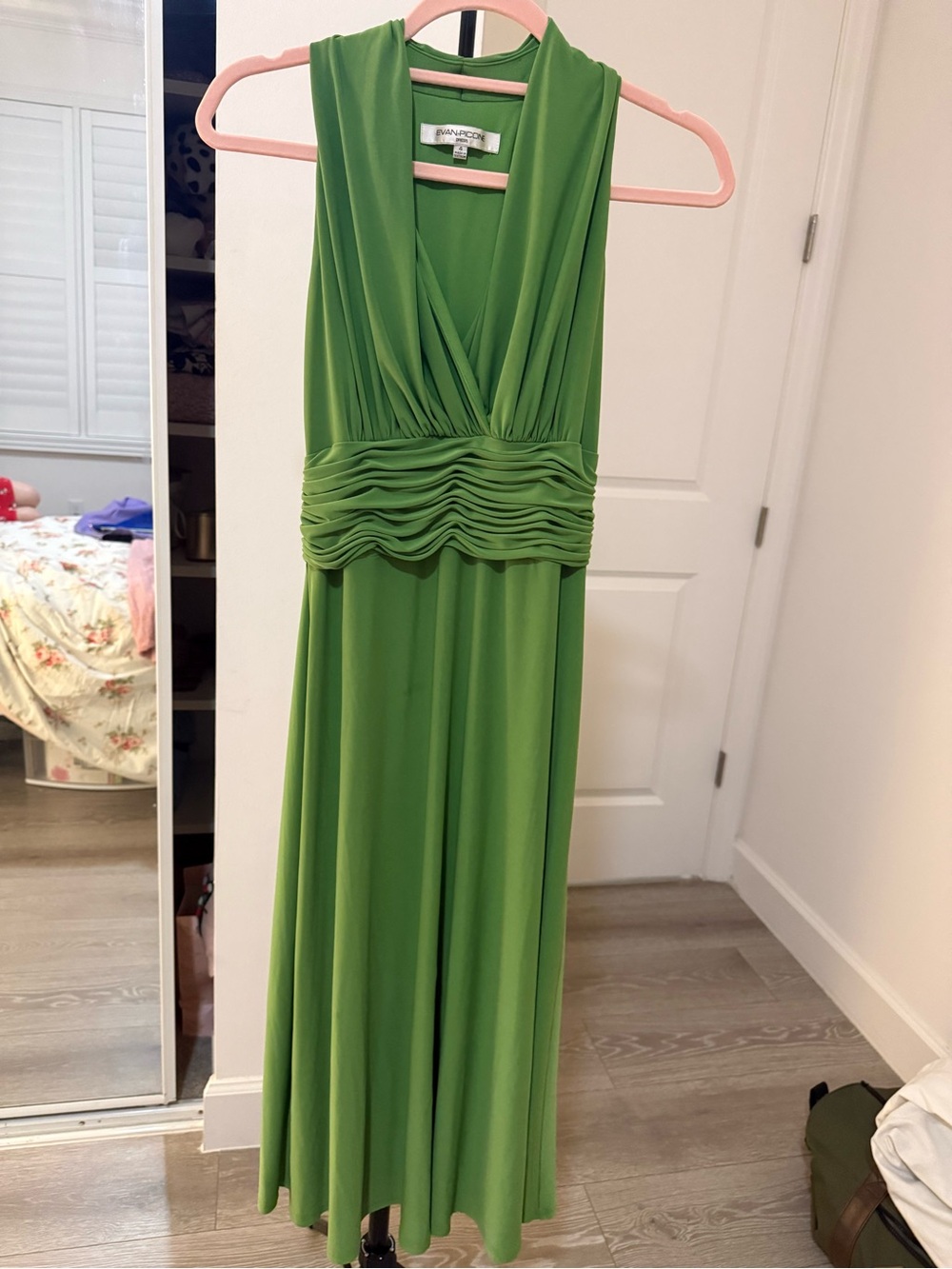 Evan Picone Green V-Neck Ruched Waist Maxi Dress